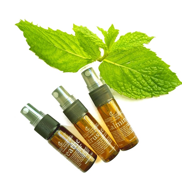 Organic Essential Oil Mask Spray - Picture 1 of 2